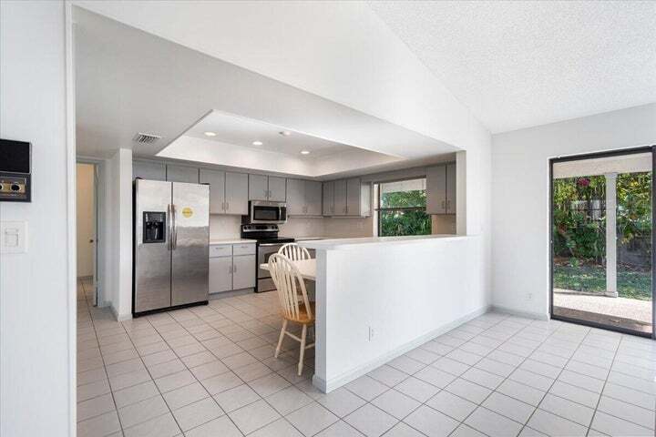 Primary Photo - 2216 Amesbury Ct