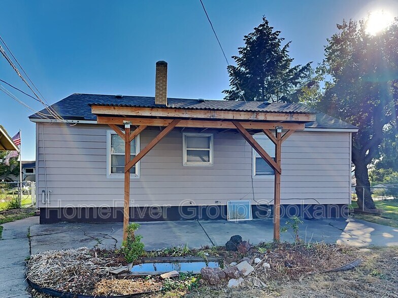 Building Photo - 1414 W Gordon Ave
