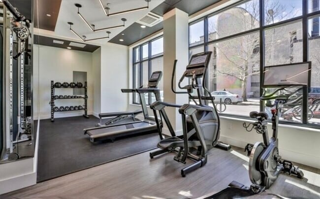 Building Photo - 301 Border St