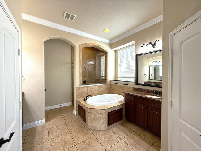 Building Photo - 27610 Dalton Bluff Ct