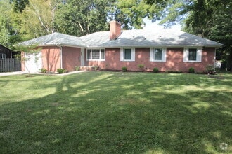 Building Photo - 2010 S Race St