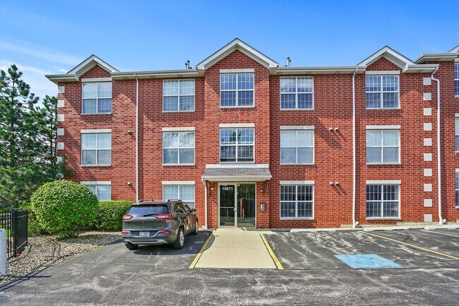 Building Photo - 16671 Liberty Cir
