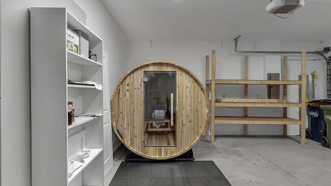 Building Photo - 3114 E 21st Ave