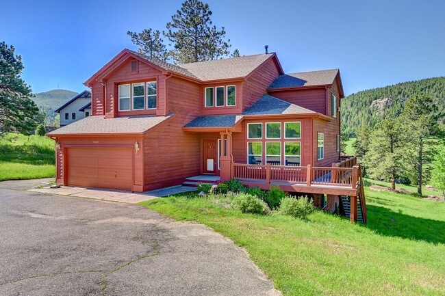 Building Photo - Beautiful Evergreen Home
