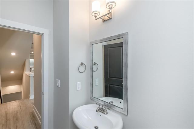 Building Photo - 3301 Wynwood Dr