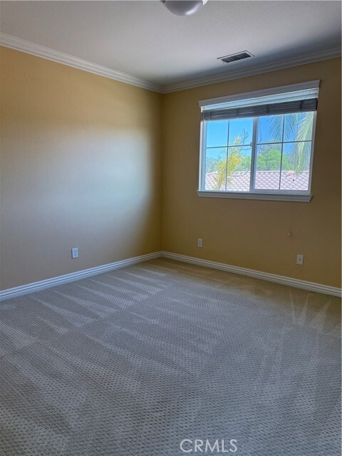Building Photo - 5 Stonegate