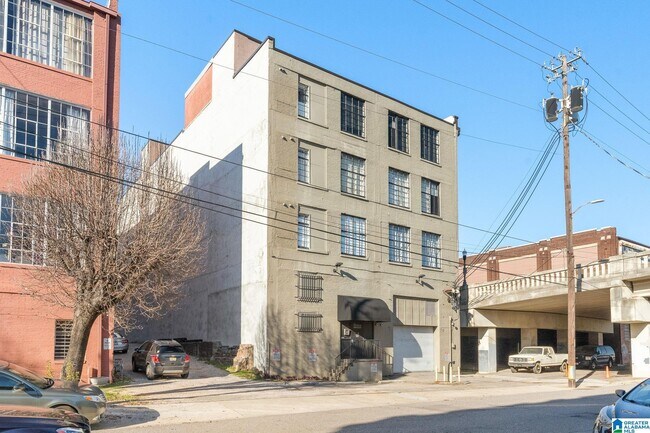 Building Photo - 2329 1st Ave N