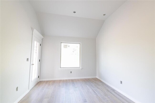Building Photo - Brand New Home + Norman Schools + 3 Bedroo...