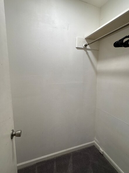 Building Photo - 318 Elm St
