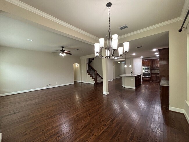 Building Photo - 5 BR/4BA | Updated Single Family Home | 2-Car Garage | Gated backyard