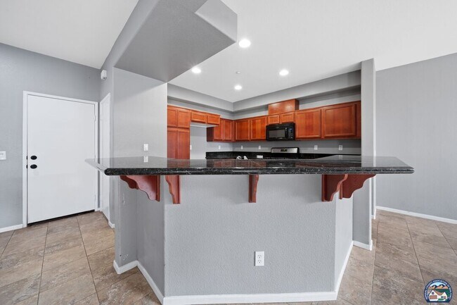 Building Photo - 315 Breezy Pl