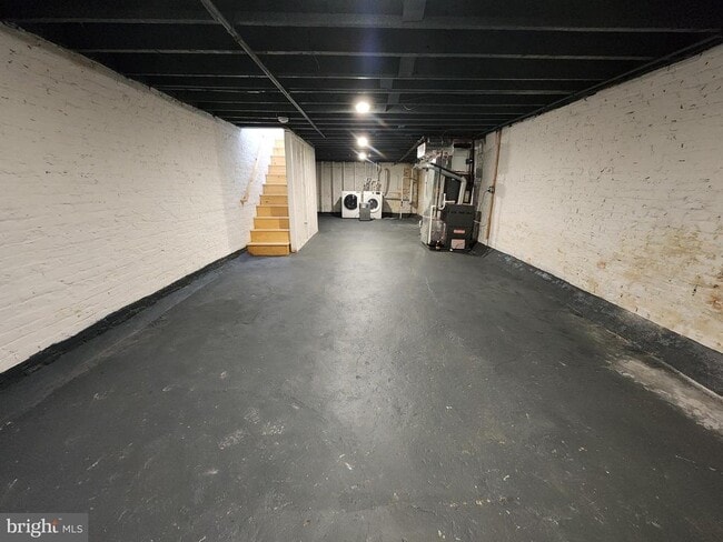 Building Photo - 2126 McCulloh St