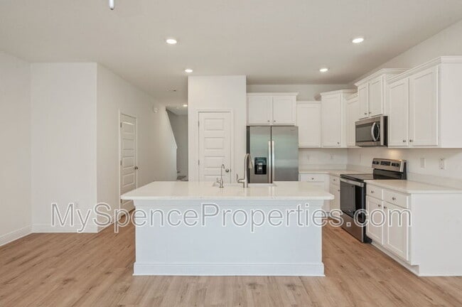 Building Photo - 5 Renea Cv