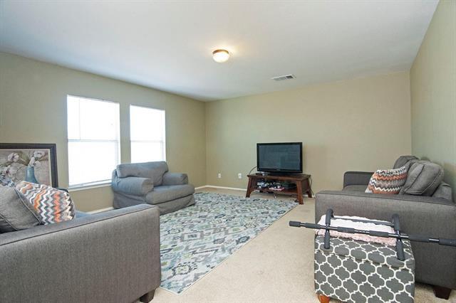 Building Photo - 2041 Helmoken Falls Dr