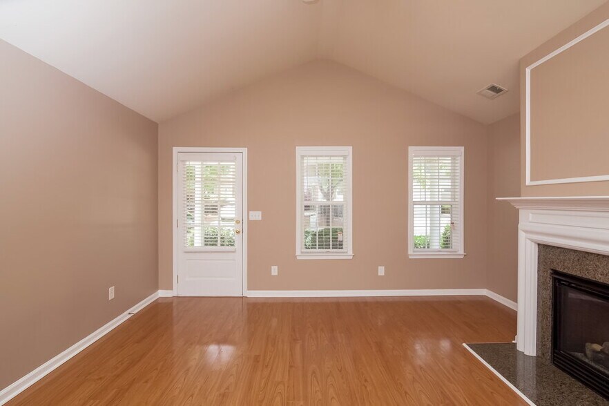 Building Photo - 164 Highland Falls Dr