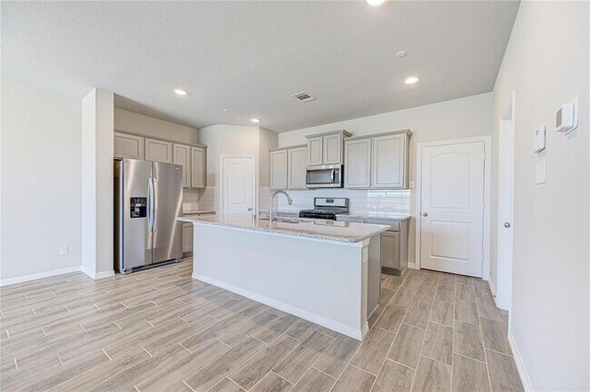 Building Photo - 8006 Scanlan Trce