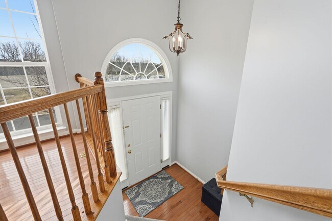 Building Photo - Located in a vibrant and highly sought after setting, this Richmond American Homes residence offe...