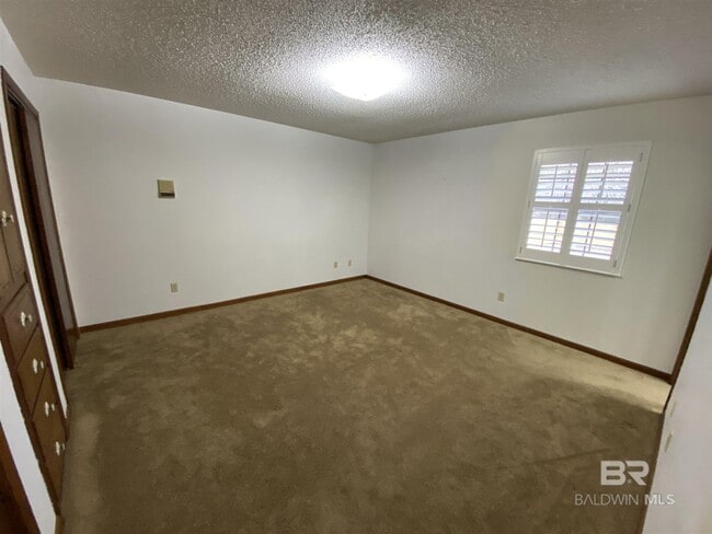 Building Photo - 22022 Nelson St