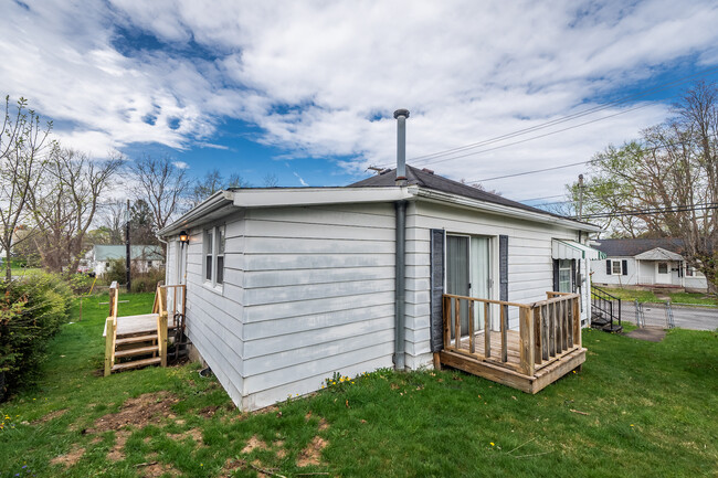 Building Photo - 224 N Vance Dr