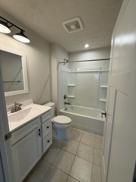 Building Photo - 1097 Arbor Dr