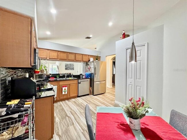 Building Photo - 30912 Bridgegate Dr