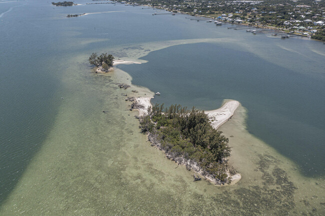 Building Photo - 13630 N Indian River Dr