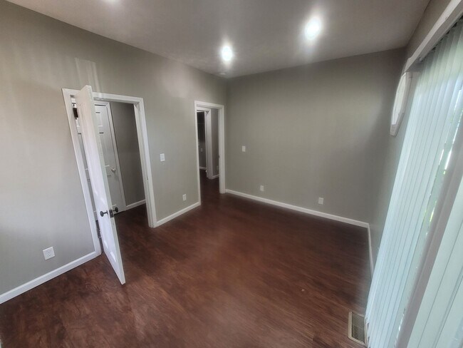 Building Photo - 612-616 South 10th Street