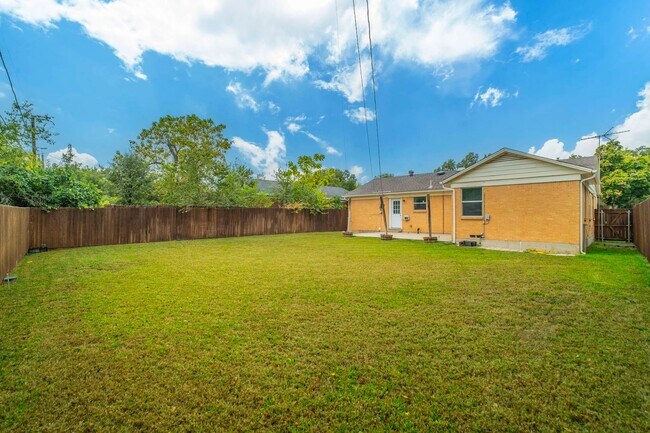 Building Photo - New Listing in southland Terrace Addition