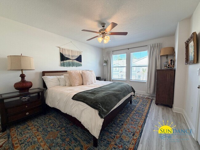 Building Photo - Comfortable & Convenient 2-Story Townhome in Santa Rosa Beach!