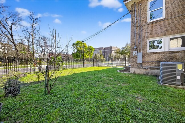 Building Photo - 3410 Austin St