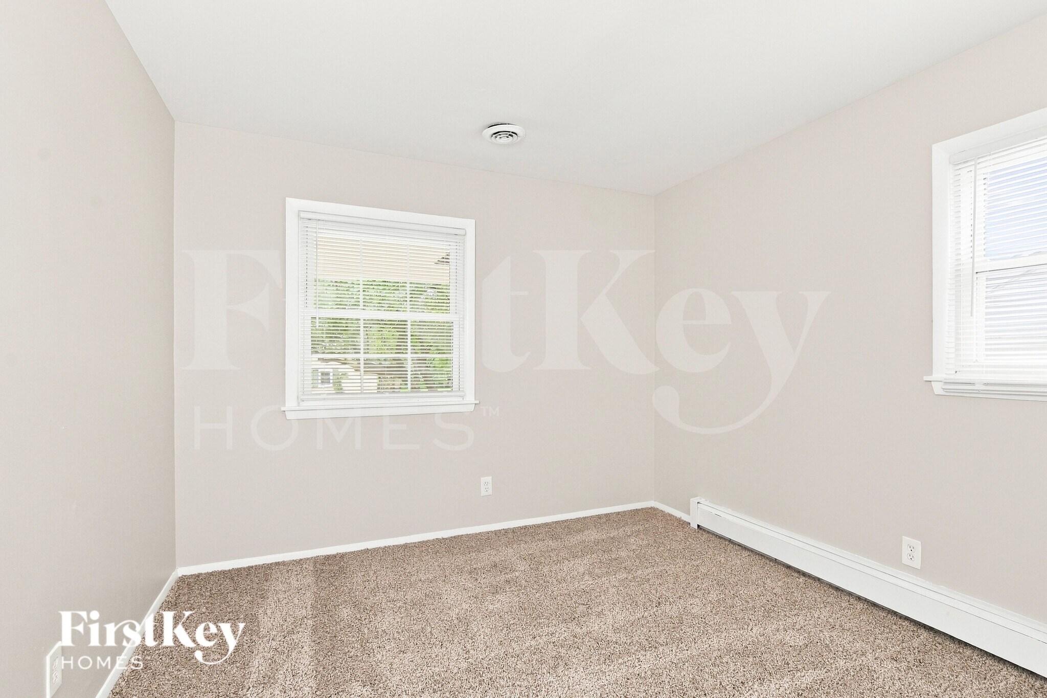 Building Photo - 401 Longview Dr