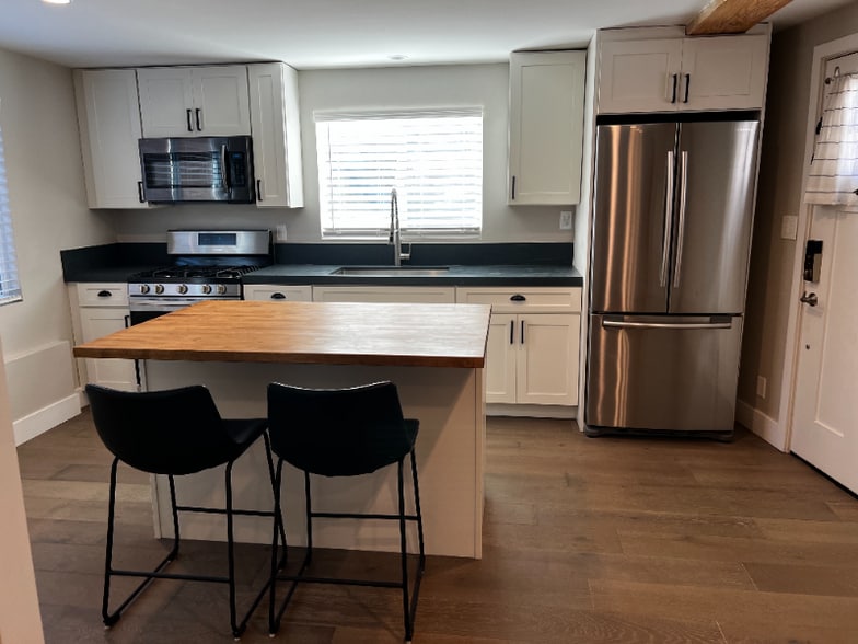 Primary Photo - 246 Copper Ave