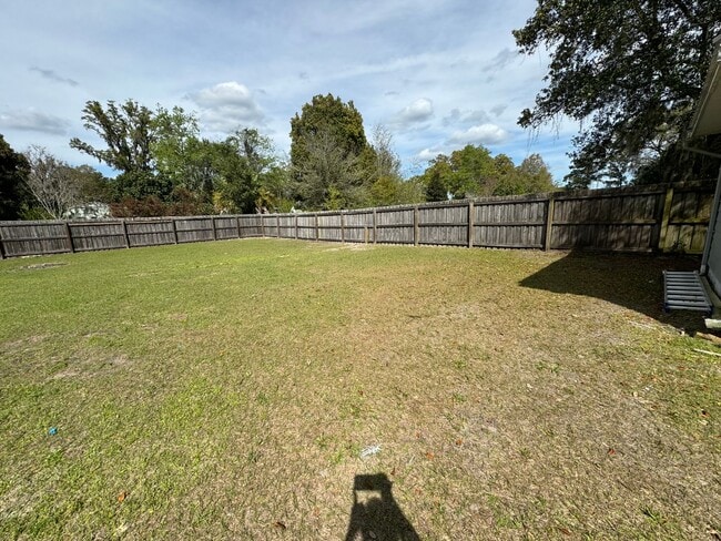 Building Photo - Remodeled 3/2 in the Heart of Gainesville!