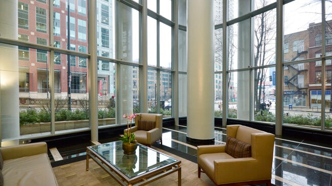 Building Photo - 345 N La Salle Dr