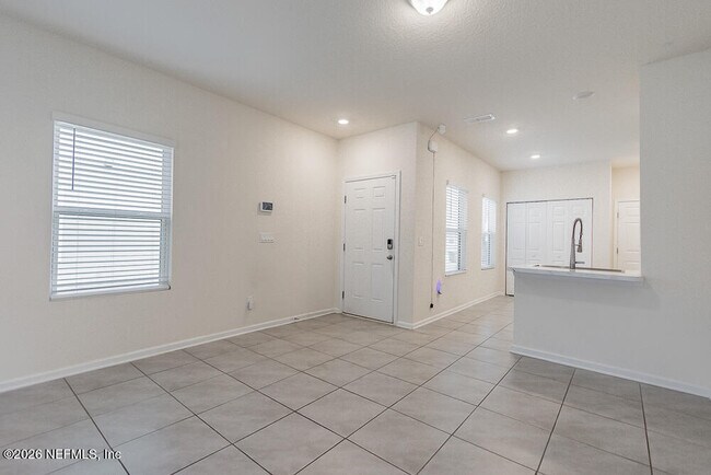 Building Photo - 845 Observatory Pkwy