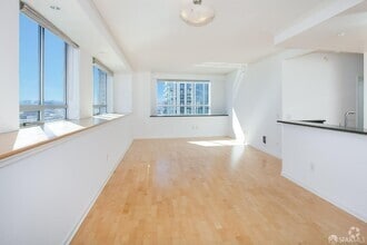 Building Photo - 400 Beale St
