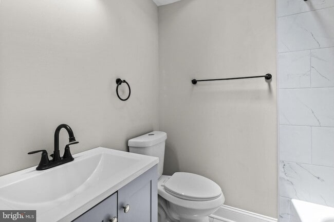 Building Photo - 1072 Tremont Dr