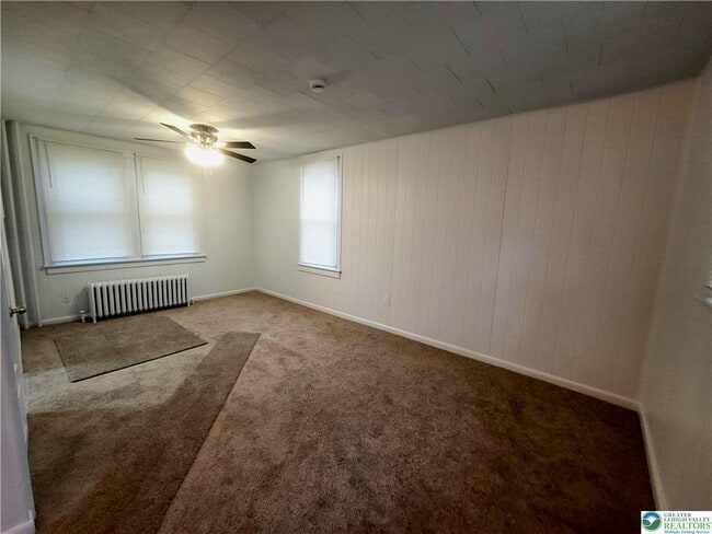 Building Photo - 817 Seneca St