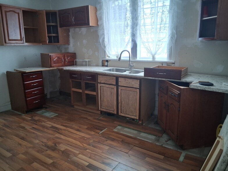 Building Photo - 1245 N Union St