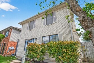 Building Photo - 8617 Mapletwist St
