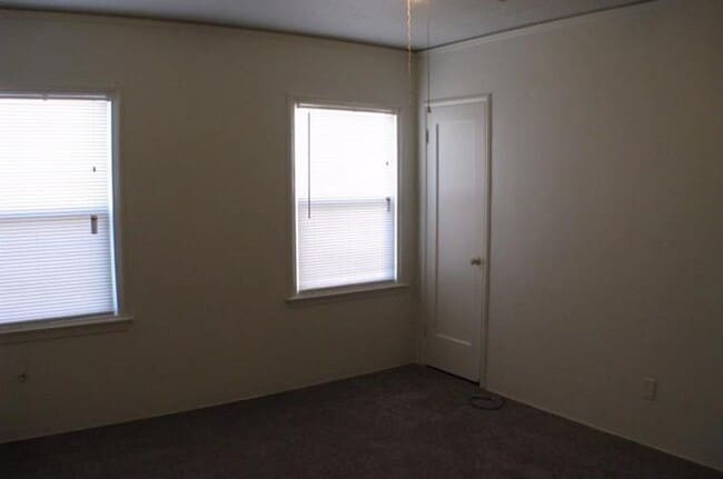 Building Photo - Bright & Breezy 3BR Fresno Retreat!