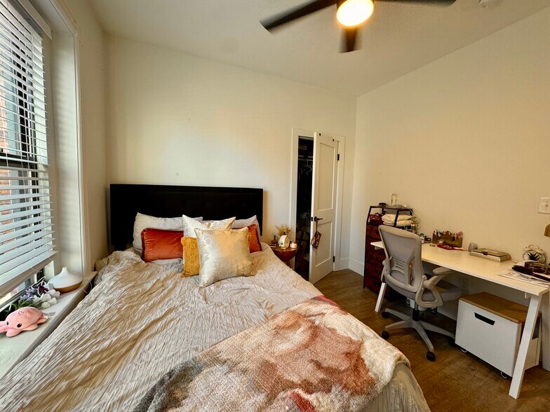 Building Photo - 1510 Tremont St