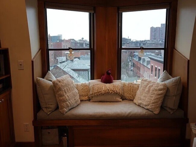 Building Photo - 11 Milford St