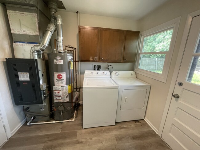 Building Photo - 115 Meadowbrook Ln