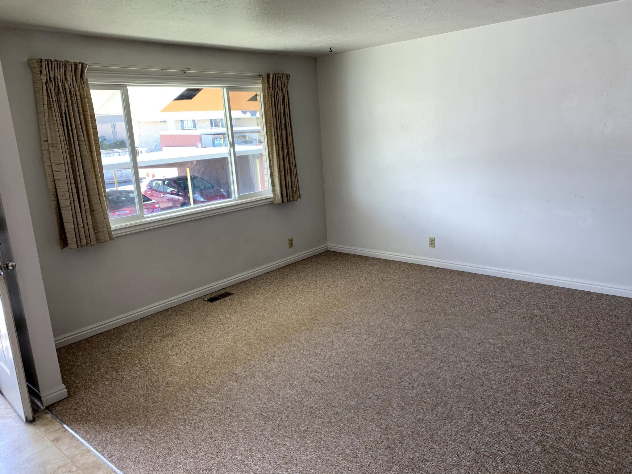 Building Photo - 680 E 1400 N