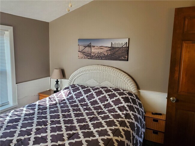 Building Photo - 7594 2nd St