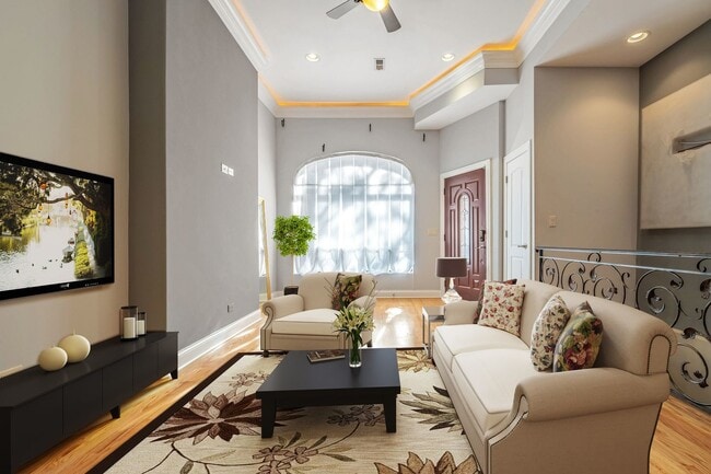 Building Photo - 2140 W Monroe St