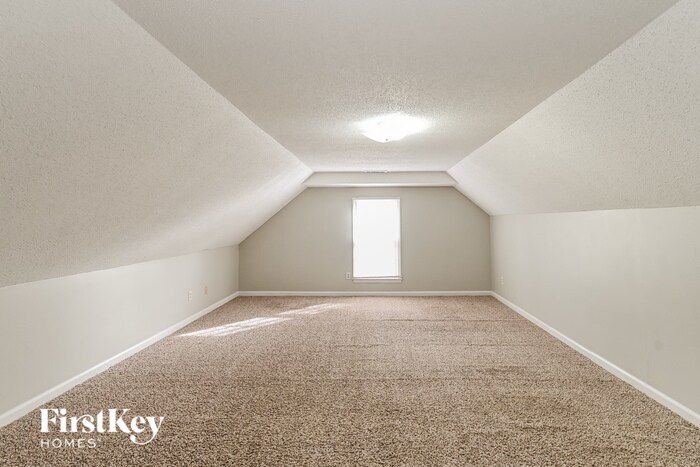 Building Photo - 2242 Tidmington Dr