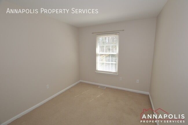 Building Photo - 1424 Greendale Ct