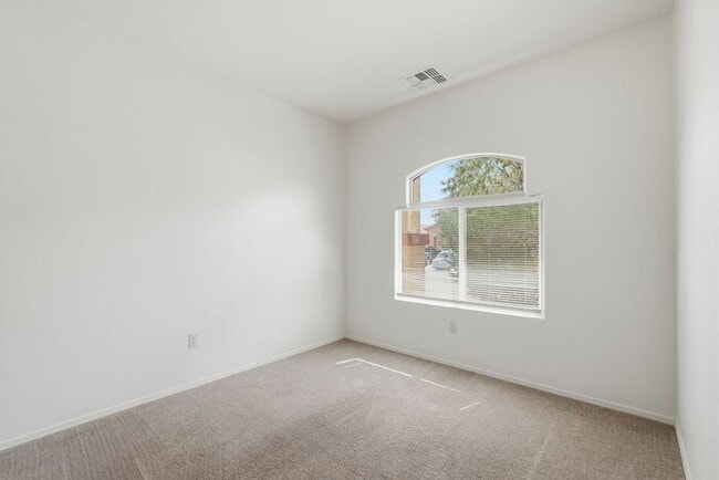 Building Photo - 6658 S Stone Fly Dr